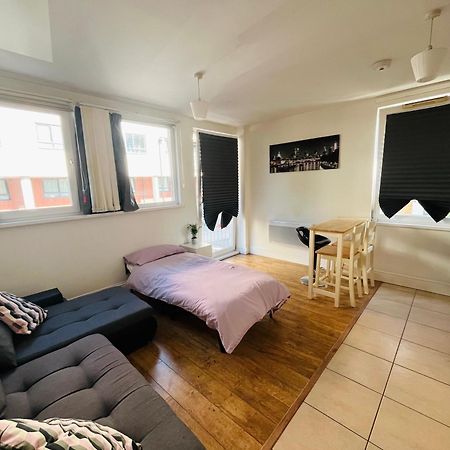 London Modern Flat Near Transports Apartment Екстериор снимка