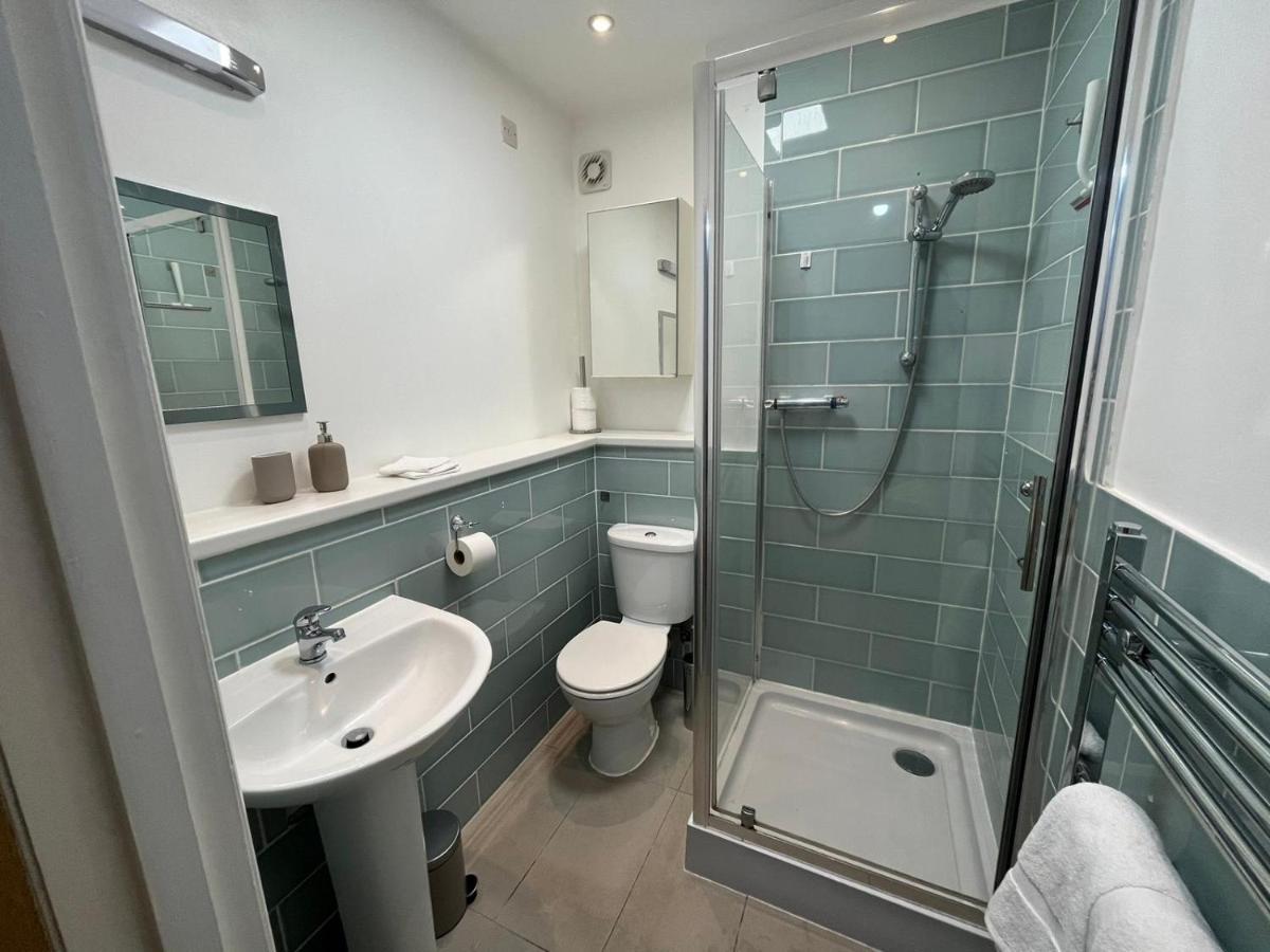 London Modern Flat Near Transports Apartment Екстериор снимка