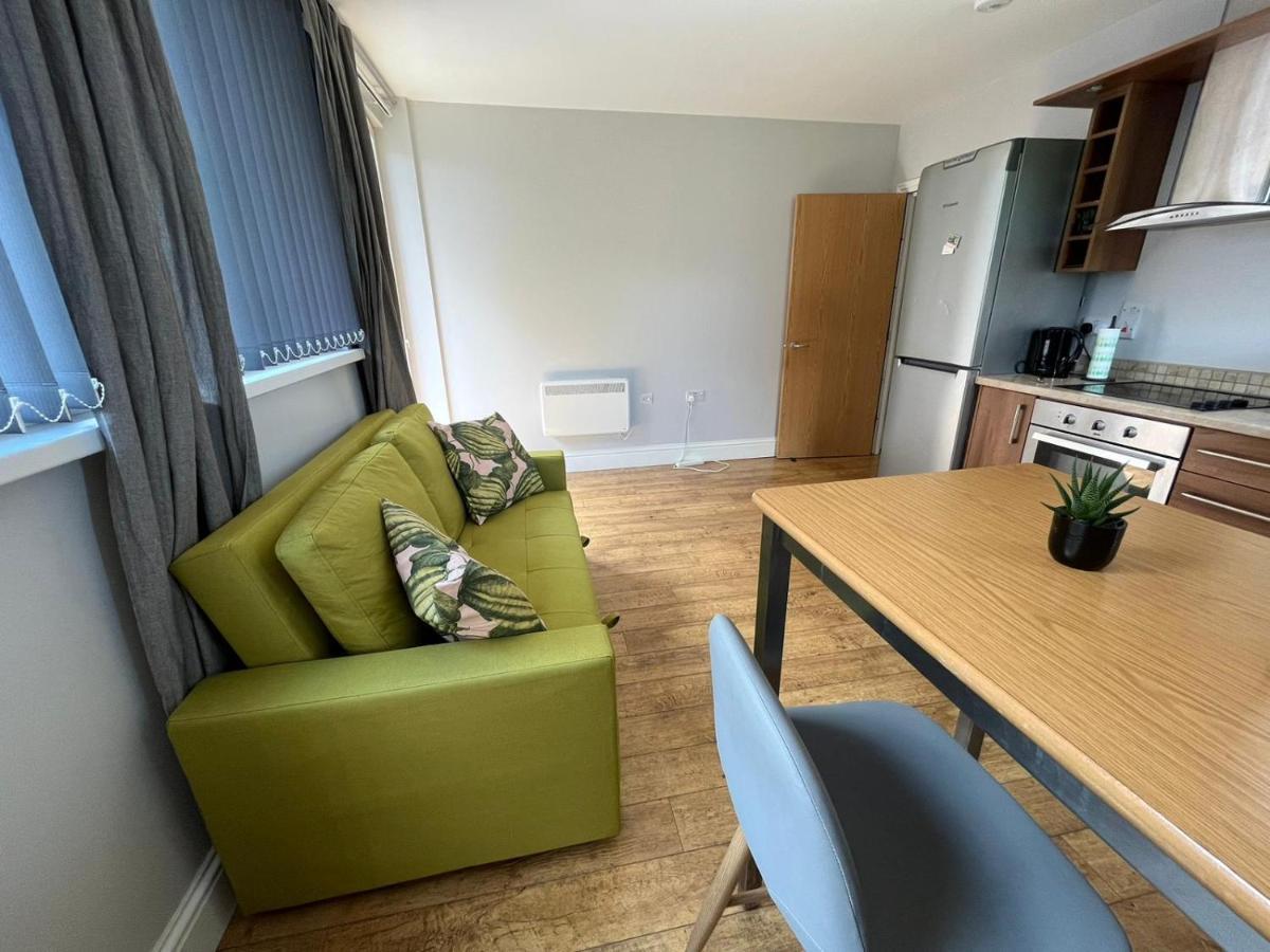 London Modern Flat Near Transports Apartment Екстериор снимка