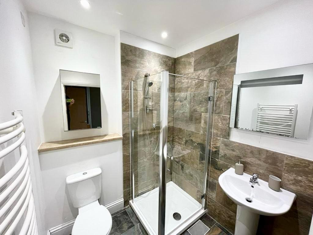 London Modern Flat Near Transports Apartment Екстериор снимка